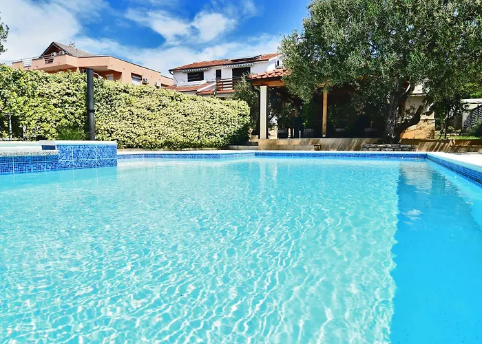 Apartments And Rooms Rogic