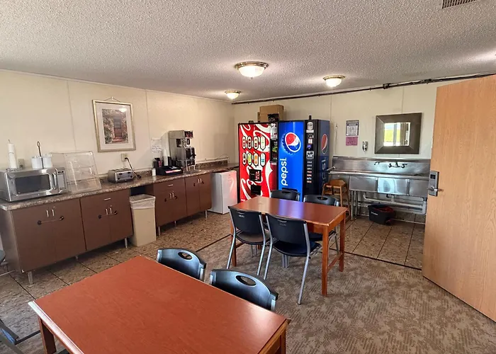 East Grand Inn Grand Forks Nd I 29