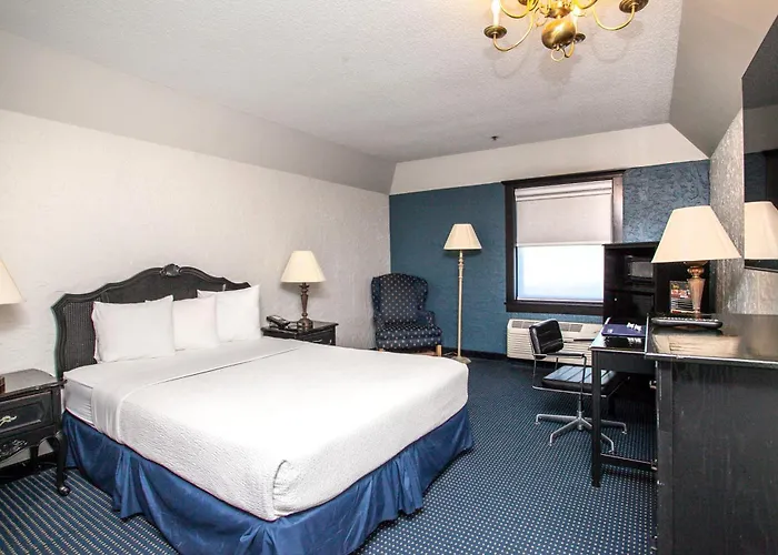 Chateau Hotel And Conference Center