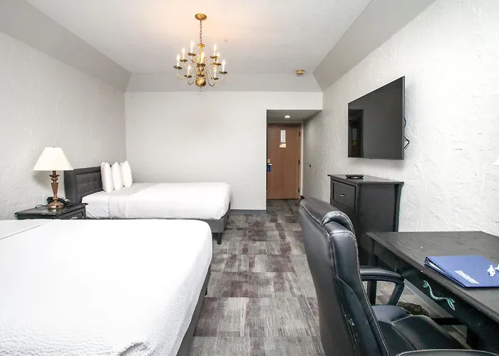 Chateau Hotel And Conference Center