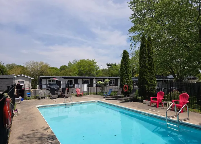 Lakeview Motel & Cottage