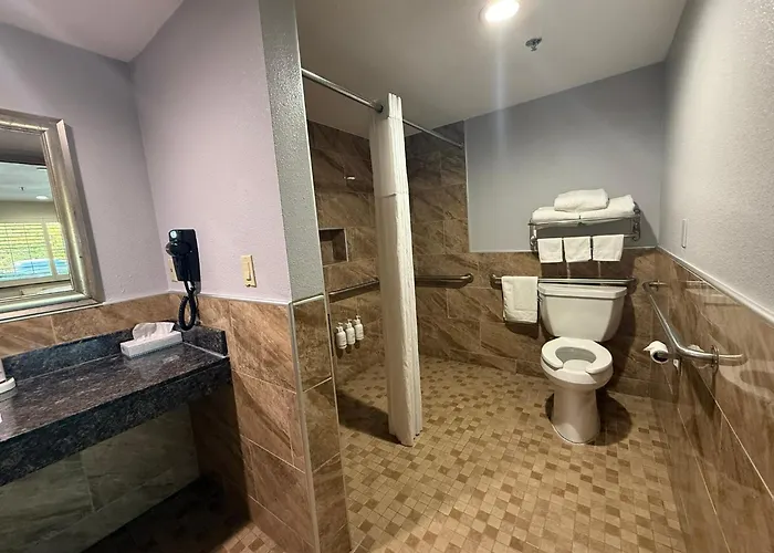 Baymont By Wyndham Manteca