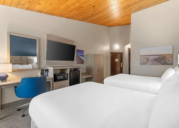 Best Western Plus, The Inn At Hampton