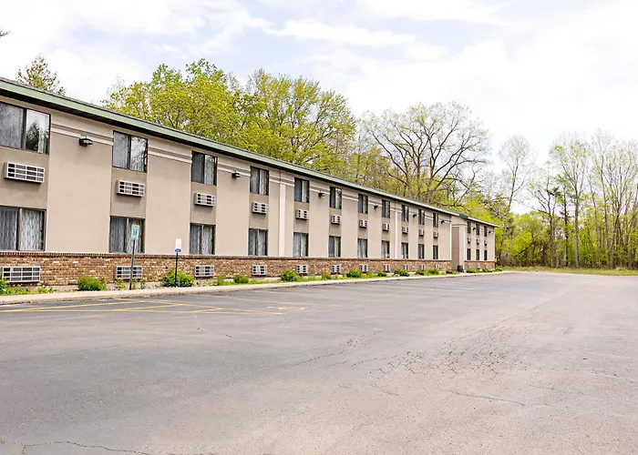 Quality Inn & Suites Marinette