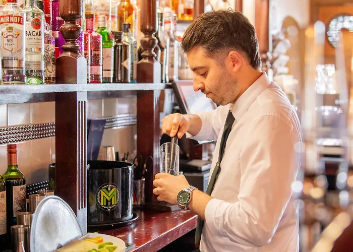 The Carre Arms Hotel & Restaurant