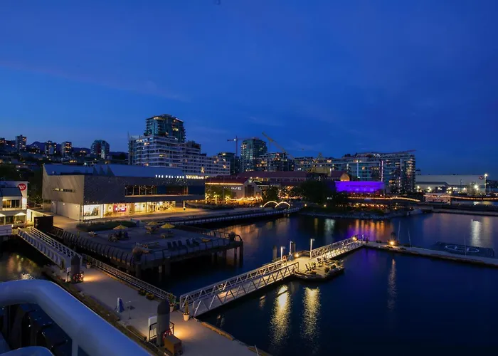 Coast Lonsdale Quay Hotel