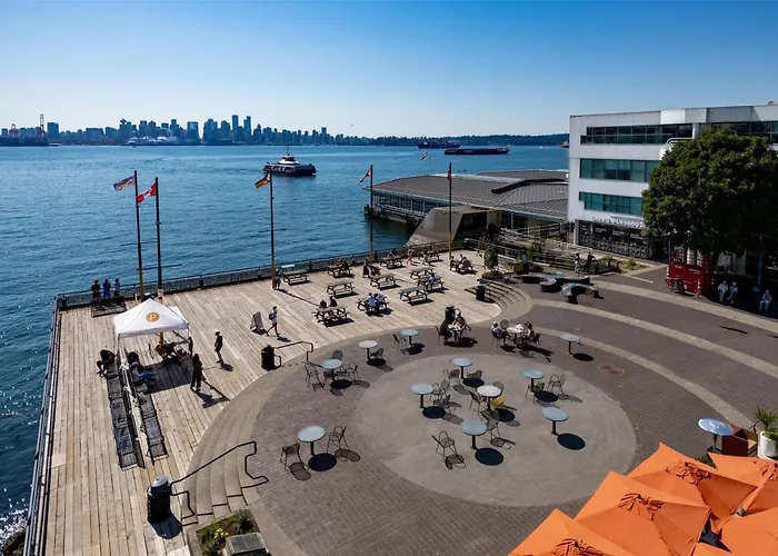 Coast Lonsdale Quay Hotel