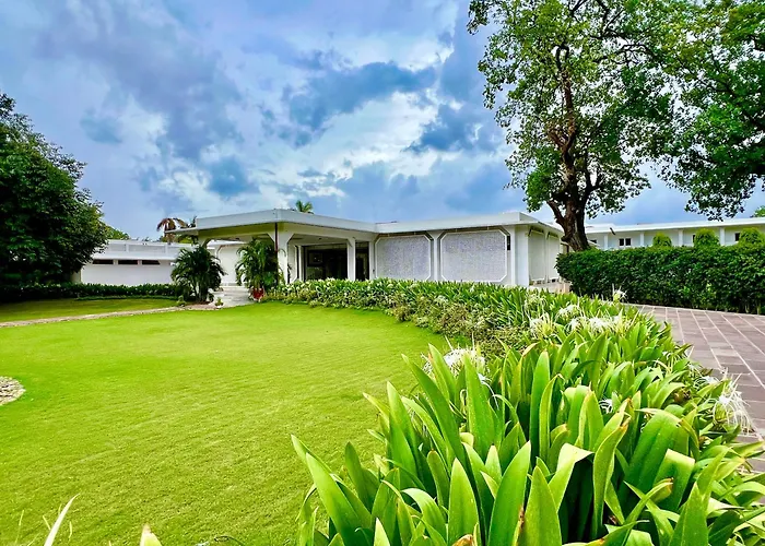 Hotel Chandela Khajuraho