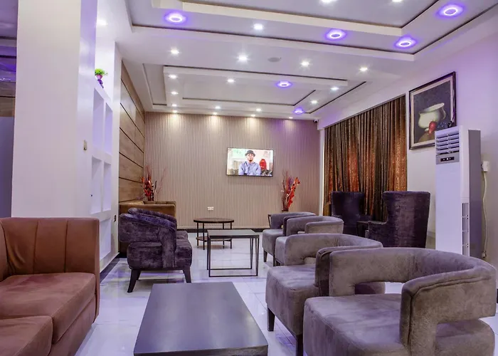 Romeneo Grand Royal Hotel