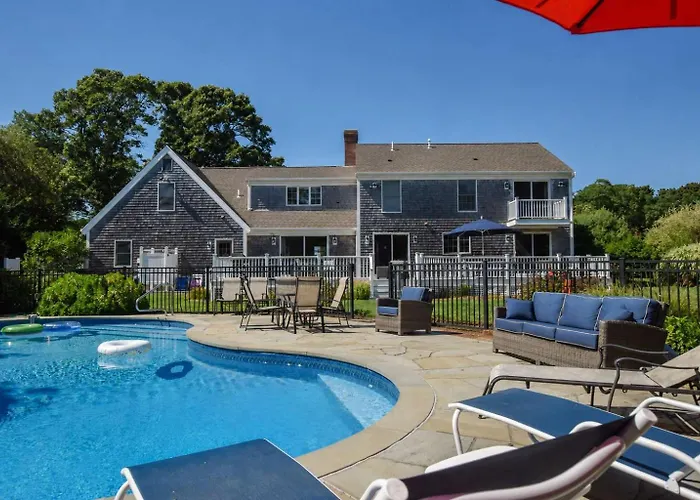 Beautiful Spacious Family Retreat W Pool