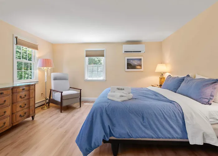 Sunroom Mins To Beaches Views Of Marsh