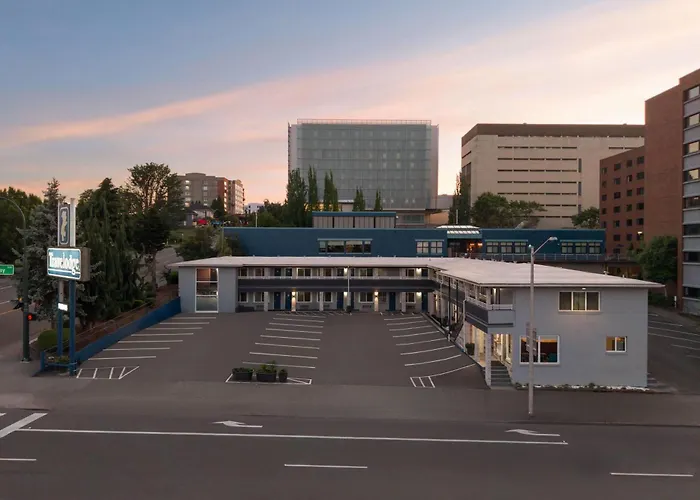 Travelodge By Wyndham Everett City Center