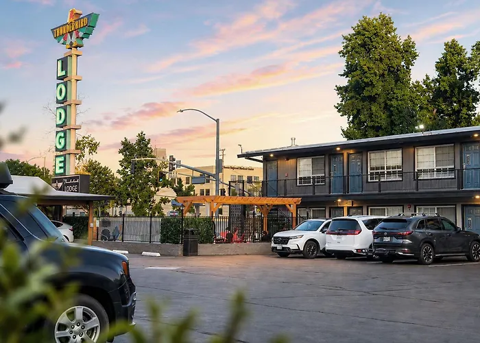 Thunderbird Lodge