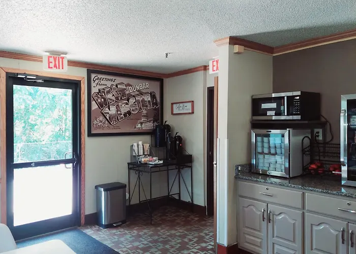 Super 8 By Wyndham Dunbar/Charleston Area