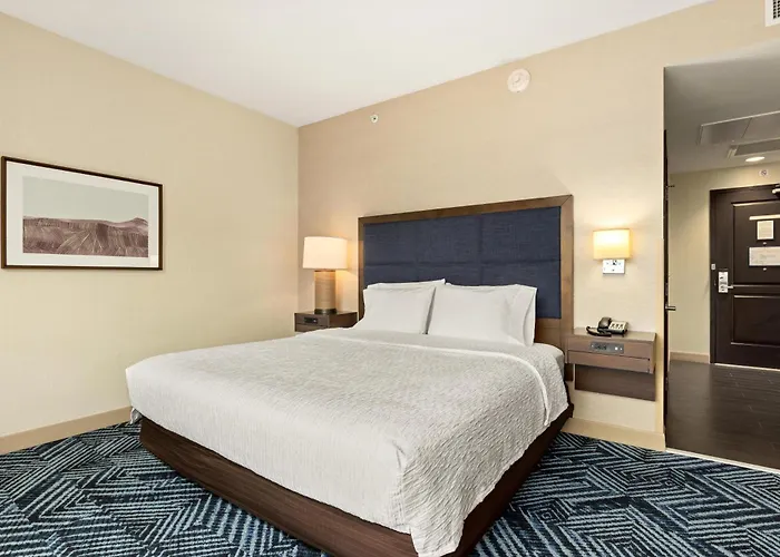 Hampton Inn & Suites Los Angeles - Glendale