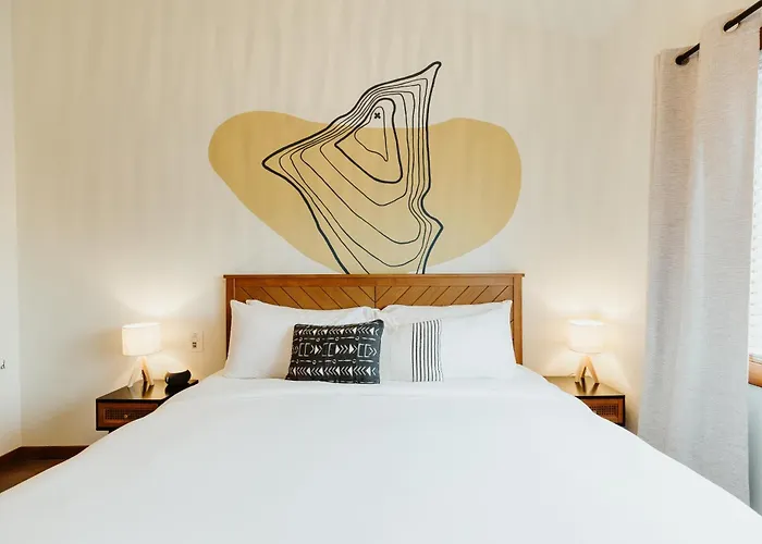 Mt Cleveland At Switchback Suites Boutique Hotel