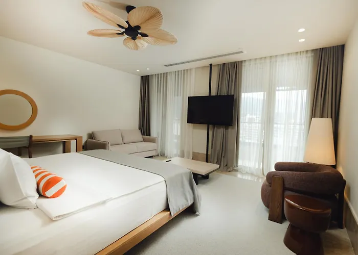Infinity Hotel & More