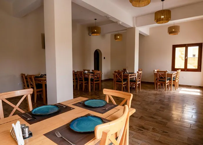 Azad Siwa Hotel