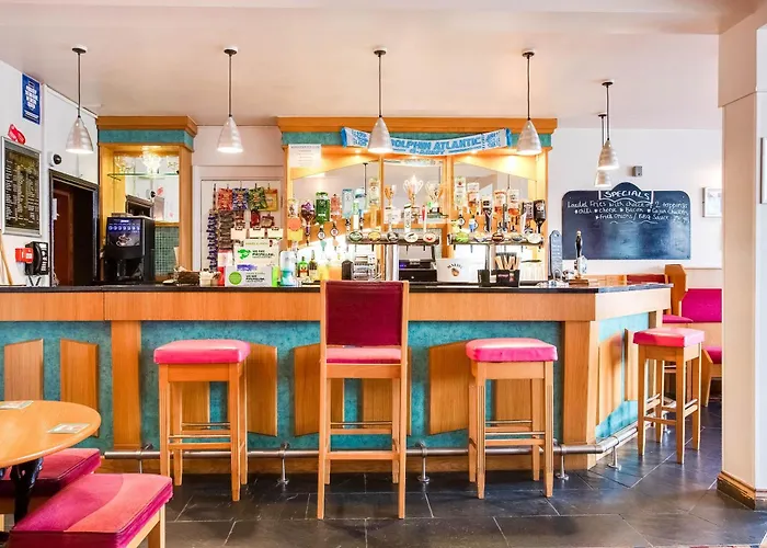Oyo Godolphin Arms Hotel