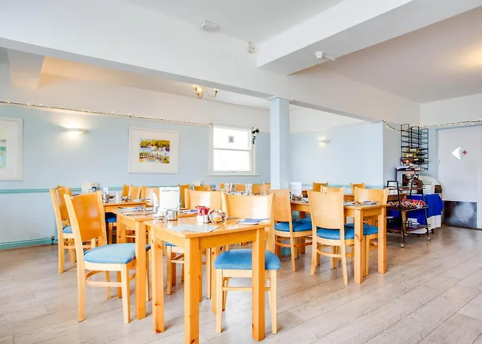 Oyo Godolphin Arms Hotel
