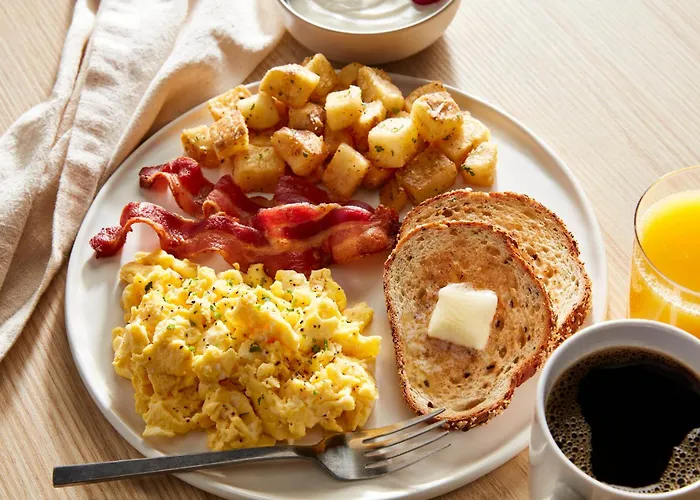 Holiday Inn & Suites Spring - The Woodlands