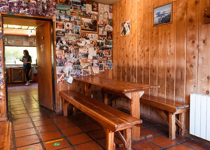 Periko'S Youth Hostel