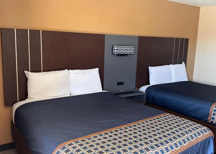 Villa West Inn