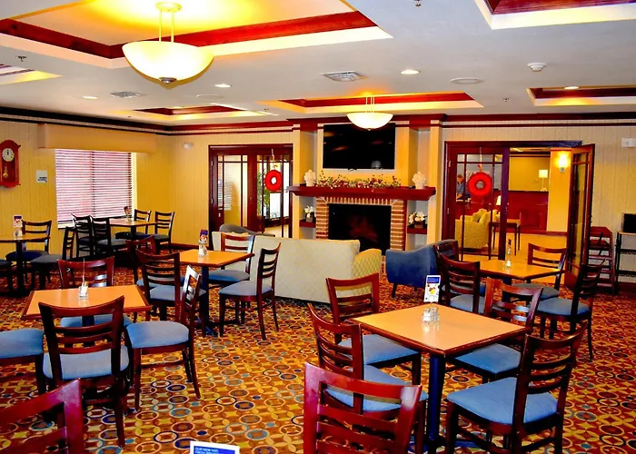 Holiday Inn Express & Suites Dewitt - Syracuse By Ihg