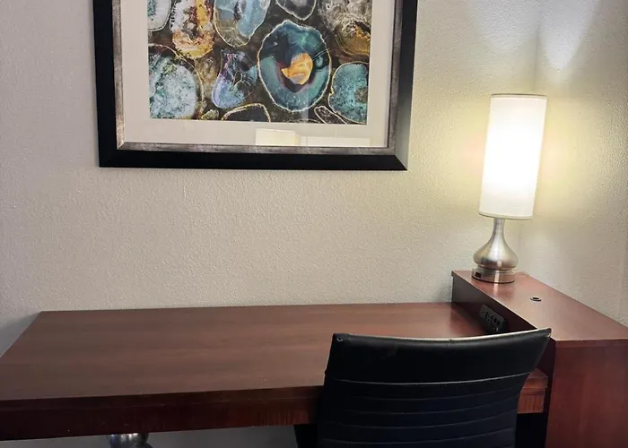 Budgetel Inns & Suites - Atlanta Galleria Stadium