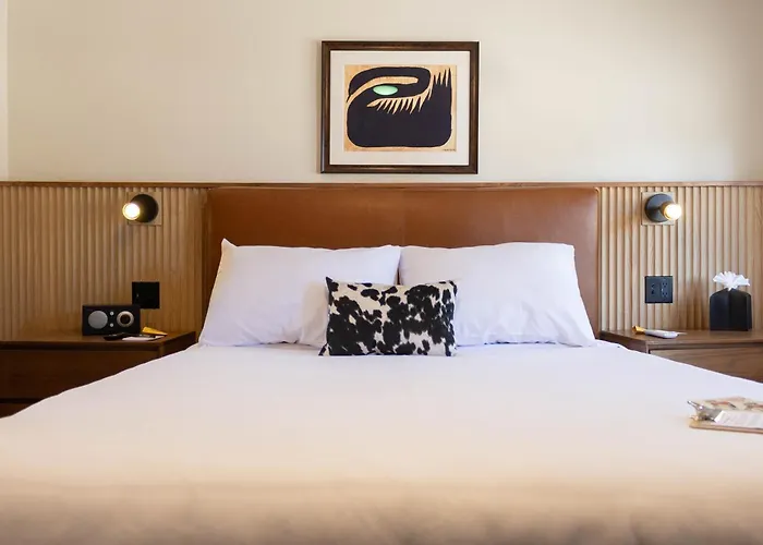 The Stranger Lodge - Pet Friendly