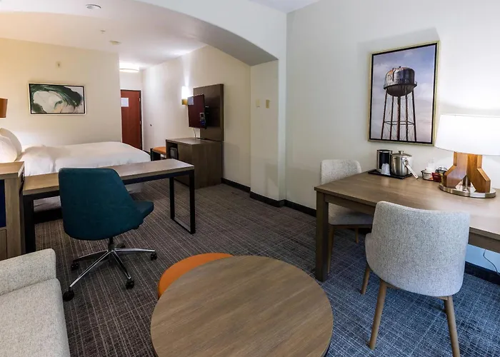 New Iberia Hotels