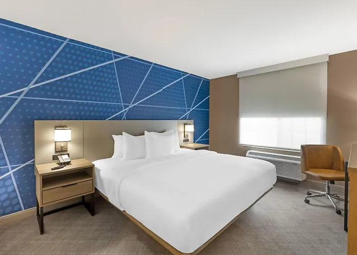 Comfort Inn & Suites Summerset - North Rapid City