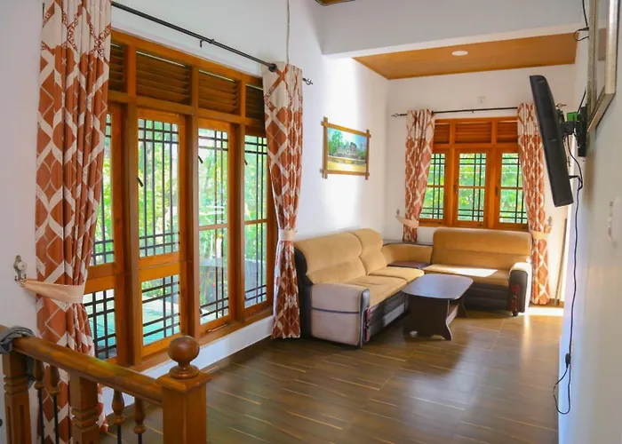 Canal Side Guest House Polonnaruwa