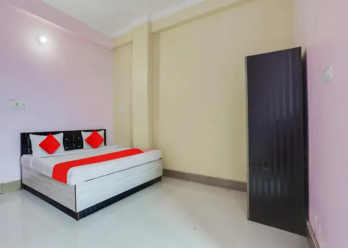 Oyo Flagship Radhe Radhe Hotels