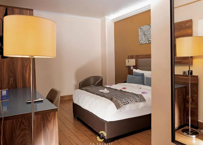 Hotel La Falaise Bonapriso
