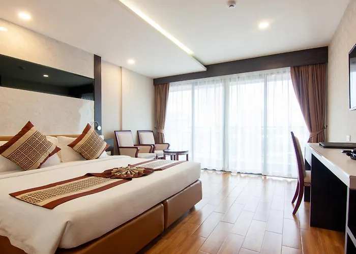 Golden Jomtien Beach Hotel