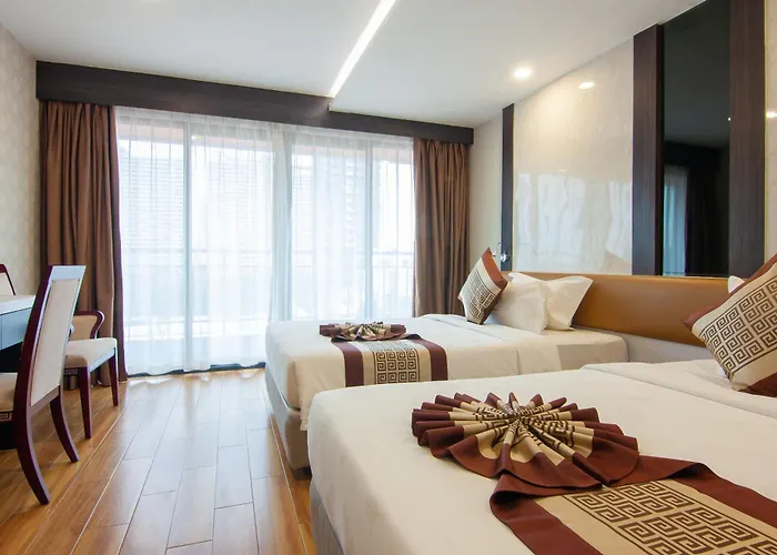 Golden Jomtien Beach Hotel