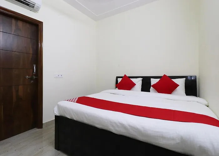 Hotel O Royal King Deluxe
