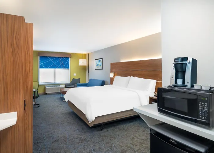 Holiday Inn Express & Suites - Dahlonega - University Area By Ihg