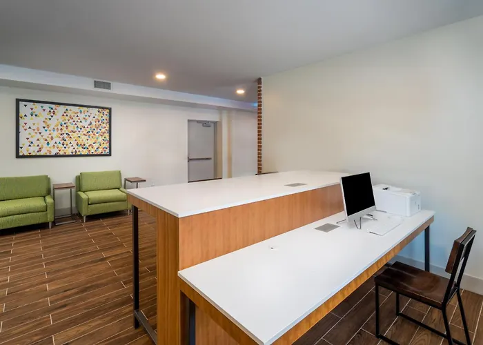 Holiday Inn Express & Suites - Dahlonega - University Area By Ihg