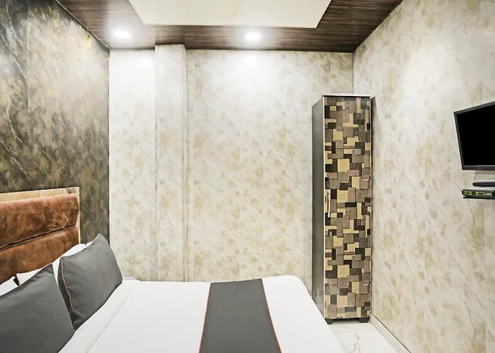 Hotel O Kashish Residency Near Model Town Metro Station