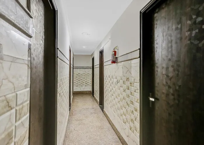 Hotel O Blue Diamond Near Jahangirpuri Metro Station