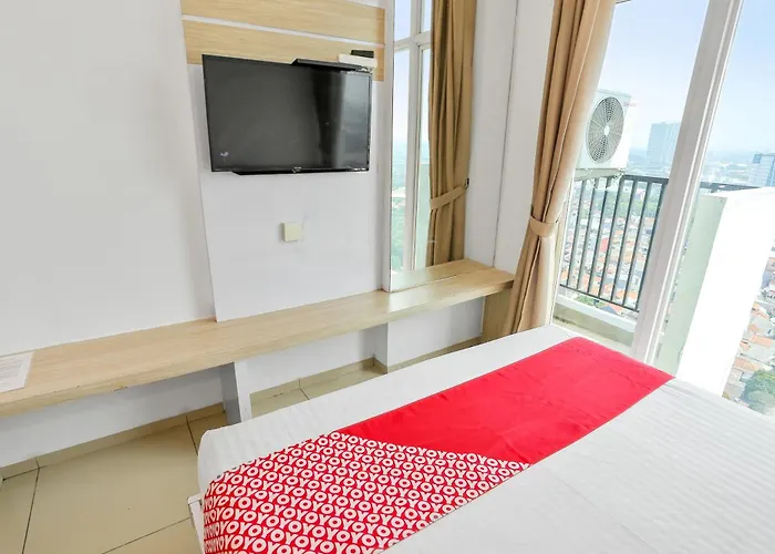 Oyo 93432 Tree Room Hotel