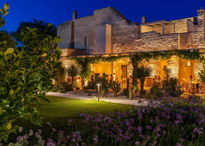 Hotels in Torre Lapillo