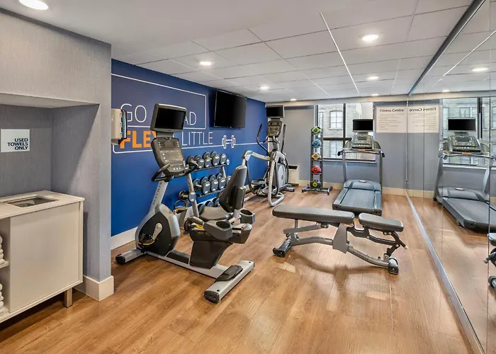Holiday Inn Express Toronto Downtown By Ihg