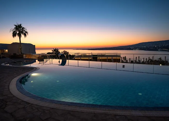Theo Sunset Bay Hotel