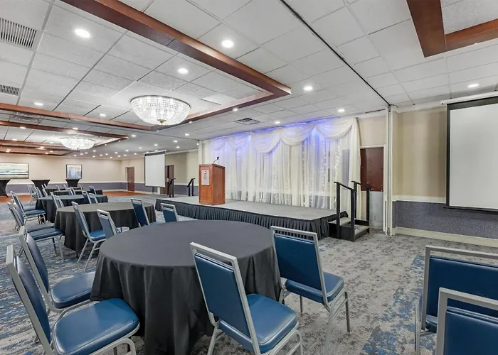Best Western Plus Dubuque Hotel And Conference Center