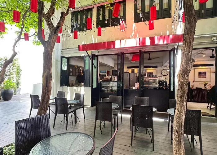 99 The Gallery Hotel