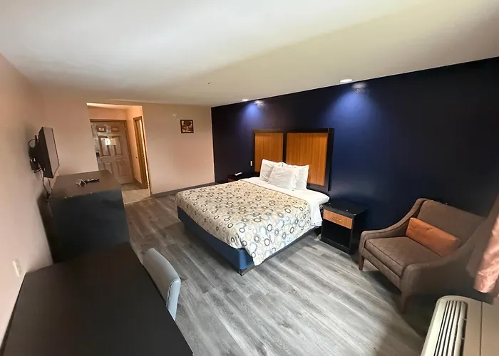 Paradise Inn & Suites