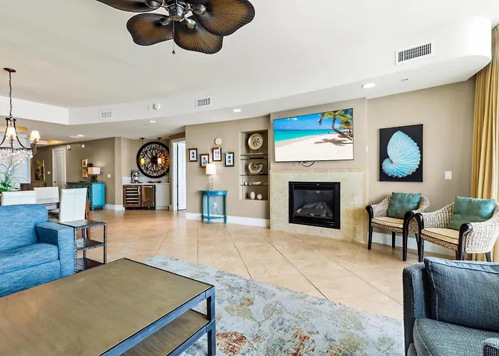 Turquoise Place Unit 404C